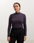 Koszulka - półgolf damski z wełny merynosów (100%) - delikatny ściągaczowy splot - fioletowo-bakłażanowy - prod. DILLING